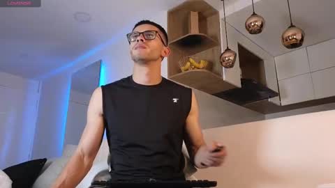 Snapshot of phantom_bigger1 chatting on 4, 3, 2025 phantom_bigger1 online show from 4, 3, 2025