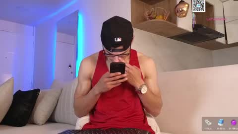 Snapshot of phantom_bigger1 chatting on 6, 3, 2025 phantom_bigger1 online show from 6, 3, 2025