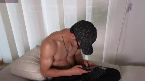 Snapshot of phantom_bigger1 chatting on 15, 9, 2025 phantom_bigger1 online show from 15, 9, 2025