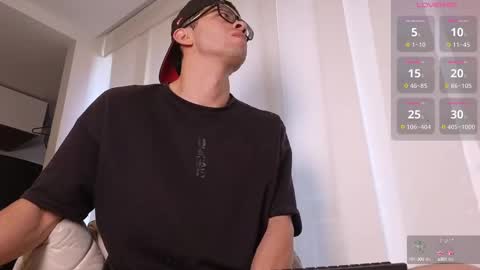 Snapshot of phantom_bigger1 chatting on 21, 9, 2025 phantom_bigger1 online show from 21, 9, 2025