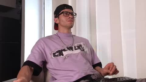 Snapshot of phantom_bigger1 chatting on 24, 9, 2025 phantom_bigger1 online show from 24, 9, 2025