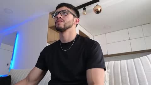 Snapshot of phantom_bigger1 chatting on 9, 11, 2025 phantom_bigger1 online show from 9, 11, 2025