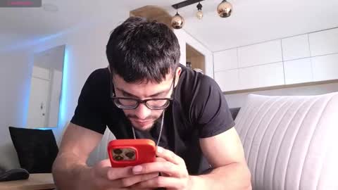 Snapshot of phantom_bigger1 chatting on 26, 11, 2025 phantom_bigger1 online show from 26, 11, 2025