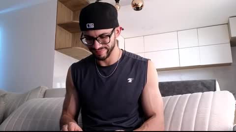 Snapshot of phantom_bigger1 chatting on 20, 12, 2025 phantom_bigger1 online show from 20, 12, 2025