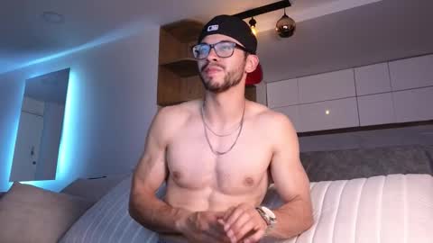 Snapshot of phantom_bigger1 chatting on 5, 1, 2026 phantom_bigger1 online show from 5, 1, 2026