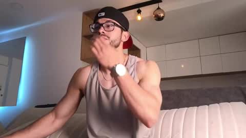 Snapshot of phantom_bigger1 chatting on 6, 1, 2026 phantom_bigger1 online show from 6, 1, 2026