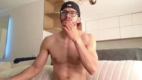 Snapshot of phantom_bigger1 chatting on 7, 1, 2026 phantom_bigger1 online show from 7, 1, 2026