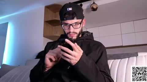 Snapshot of phantom_bigger1 chatting on 1, 2, 2026 phantom_bigger1 online show from 1, 2, 2026