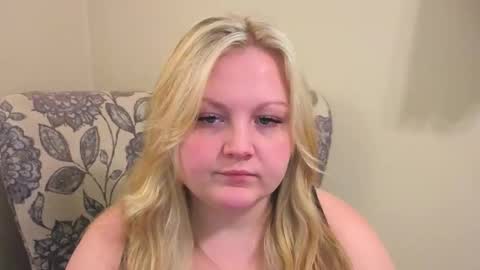 PhatAssBlond online show from 28, 4, 2026