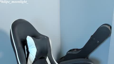 Phil.   INDEPENDENT MODEL online show from 20, 2, 2025