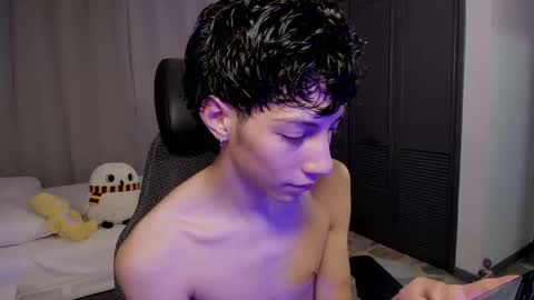 Phil.   INDEPENDENT MODEL online show from 16, 5, 2026