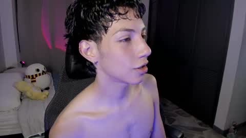 Phil.   INDEPENDENT MODEL online show from 2, 6, 2026