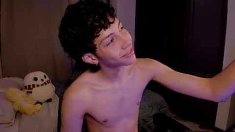 Phil.   INDEPENDENT MODEL online show from 18, 6, 2026