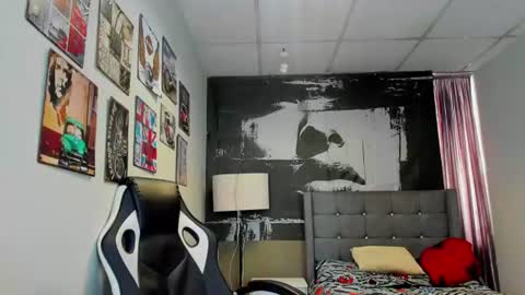 PHILLIP online show from 5, 7, 2026