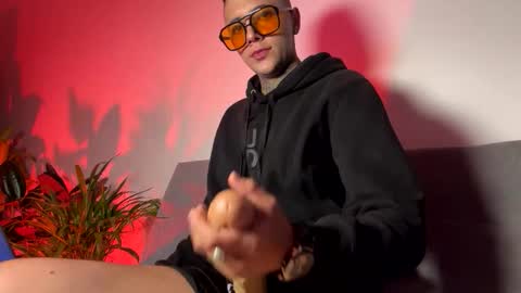 PHILLIP online show from 10, 4, 2026