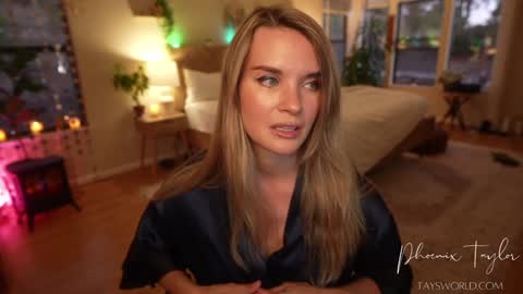 Snapshot of phoenix_taylor chatting on 21, 10, 2025 PHOENIX TAYLOR online show from 21, 10, 2025