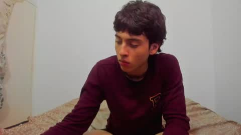 picaszomilos350 online show from 17, 4, 2026