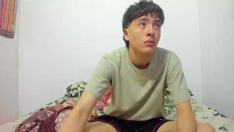 picaszomilos350 online show from 23, 4, 2026