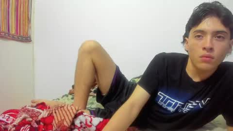 picaszomilos350 online show from 27, 4, 2026