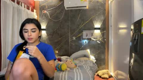 Snapshot of pichon_baby chatting on 17, 9, 2025 pichon_baby online show from 17, 9, 2025