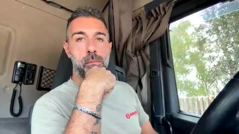 pierotu online show from 26, 9, 2025