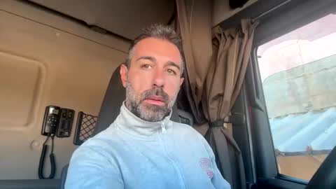 pierotu online show from 10, 10, 2025