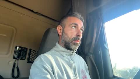 pierotu online show from 23, 10, 2025