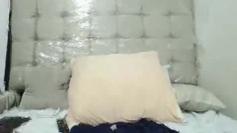 pieslatinos online show from 30, 12, 2024