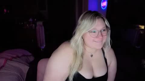 Piggy Rose online show from 6, 3, 2026