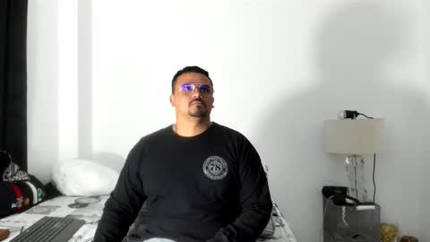 pikoro_gomez online show from 24, 11, 2025