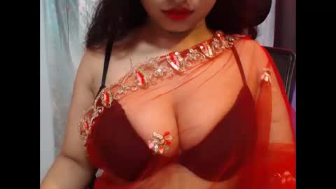 Snapshot of pilowprincess chatting on 4, 5, 2026 Sayra online show from 4, 5, 2026