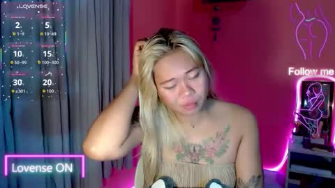 Snapshot of pinay_sweetlenatashaxx chatting on 25, 9, 2025 call me natasha online show from 25, 9, 2025