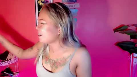 Snapshot of pinay_sweetlenatashaxx chatting on 13, 10, 2025 call me natasha online show from 13, 10, 2025