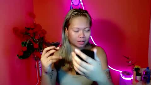 Snapshot of pinay_sweetlenatashaxx chatting on 19, 10, 2025 call me natasha online show from 19, 10, 2025