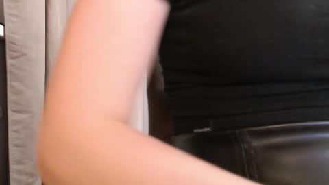       online show from 14, 9, 2025