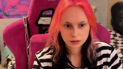 Snapshot of pineapple_dope chatting on 1, 6, 2026 Nancy online show from 1, 6, 2026