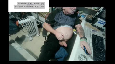 Snapshot of pini_z chatting on 22, 12, 2024 pini_z online show from 22, 12, 2024