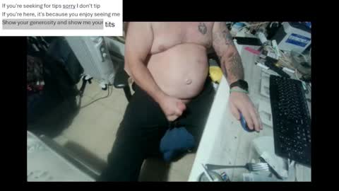 Snapshot of pini_z chatting on 6, 1, 2025 pini_z online show from 6, 1, 2025