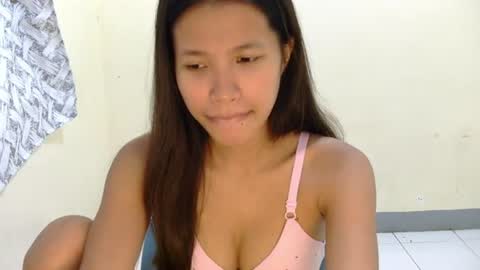Snapshot of pink_bubbles011 chatting on 4, 7, 2026 pink_bubbles011 online show from 4, 7, 2026