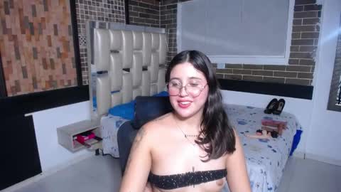 pink_fox03 online show from 6, 6, 2026