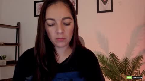 Snapshot of pink_kitten_ chatting on 5, 12, 2025 Eli online show from 5, 12, 2025