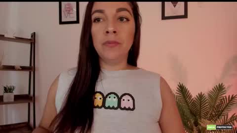 Snapshot of pink_kitten_ chatting on 15, 12, 2025 Eli online show from 15, 12, 2025