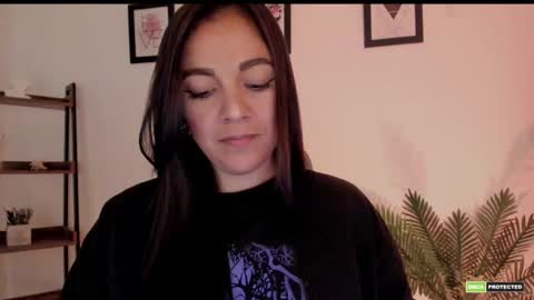 Snapshot of pink_kitten_ chatting on 16, 12, 2025 Eli online show from 16, 12, 2025