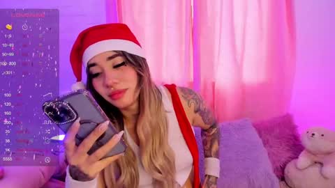 Snapshot of pink_quarz chatting on 21, 12, 2024 KELLY online show from 21, 12, 2024