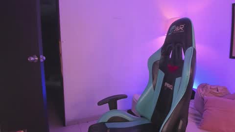 Snapshot of pink_quarz chatting on 27, 9, 2025 KELLY online show from 27, 9, 2025