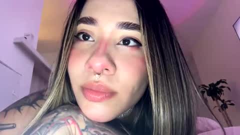 Snapshot of pink_quarz chatting on 29, 11, 2025 KELLY online show from 29, 11, 2025