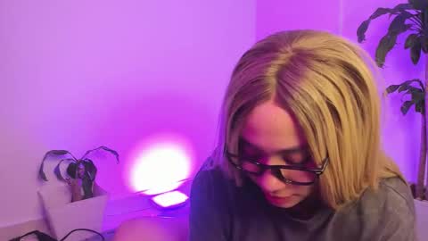 Snapshot of pink_quarz chatting on 28, 2, 2026 KELLY online show from 28, 2, 2026