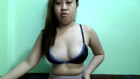 Snapshot of pinkish_shine chatting on 24, 10, 2025 Hi its me shine online show from 24, 10, 2025