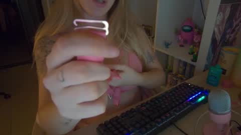 pinkladyx2 online show from 23, 10, 2025