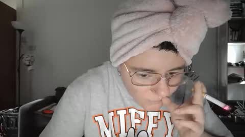 Snapshot of pinkwife97 chatting on 13, 9, 2025 pinkwife97 online show from 13, 9, 2025